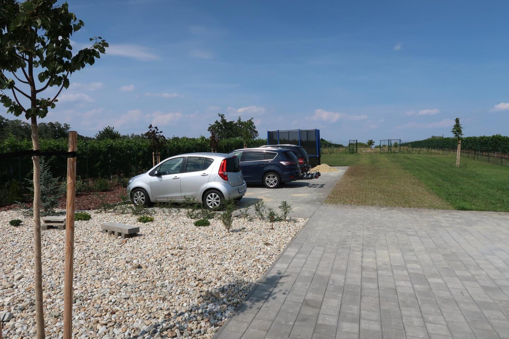 Apartman Matyas Drnholec ภายนอก รูปภาพ