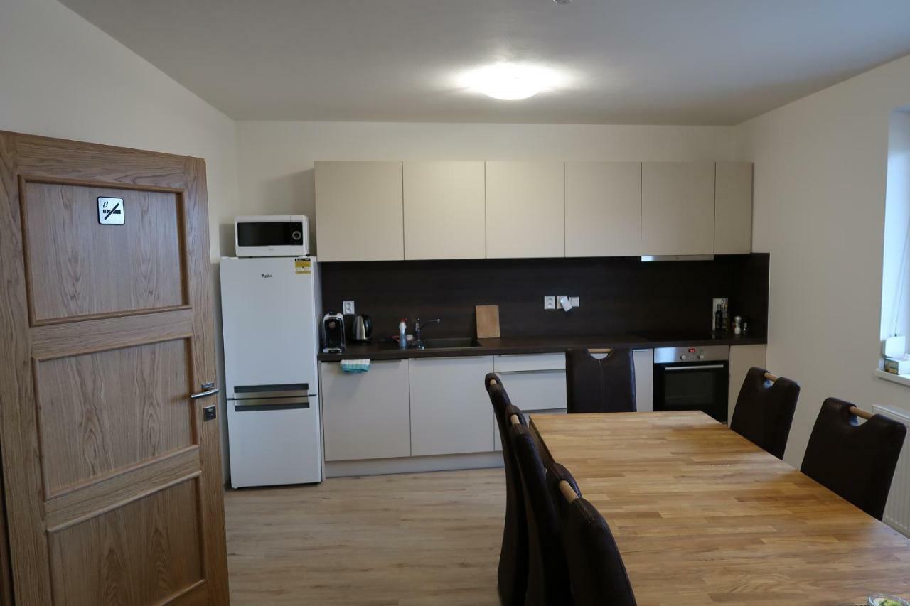 Apartman Matyas Drnholec ภายนอก รูปภาพ